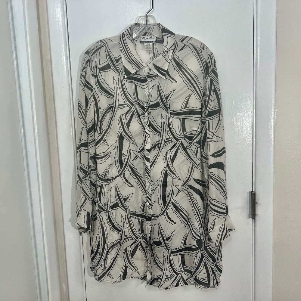 'the look' RANDOLPH DUKE 100% silk blouse Size 16W - so feminine and delicate!